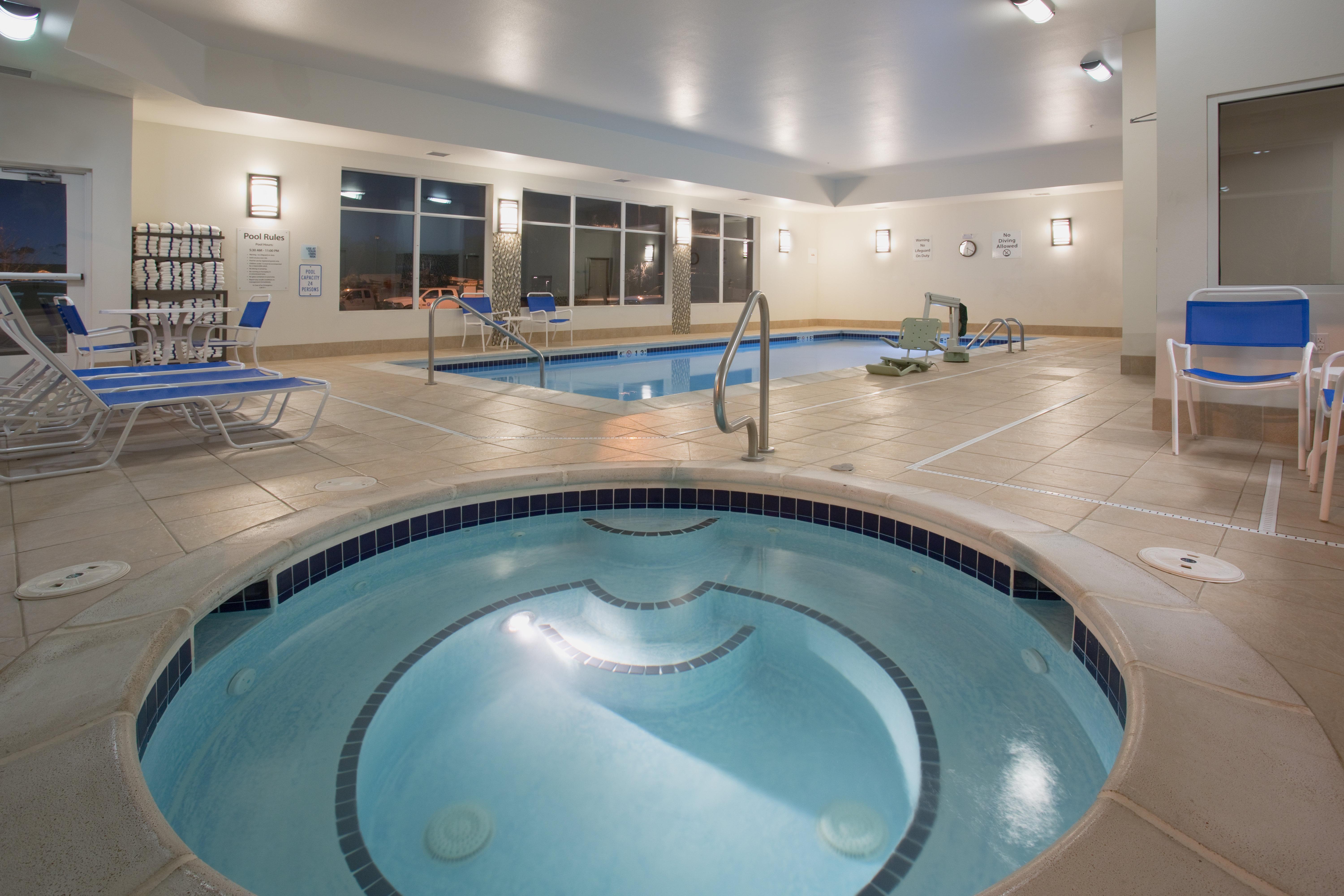 Holiday Inn Express & Suites Denver North - Thornton By Ihg Εξωτερικό φωτογραφία