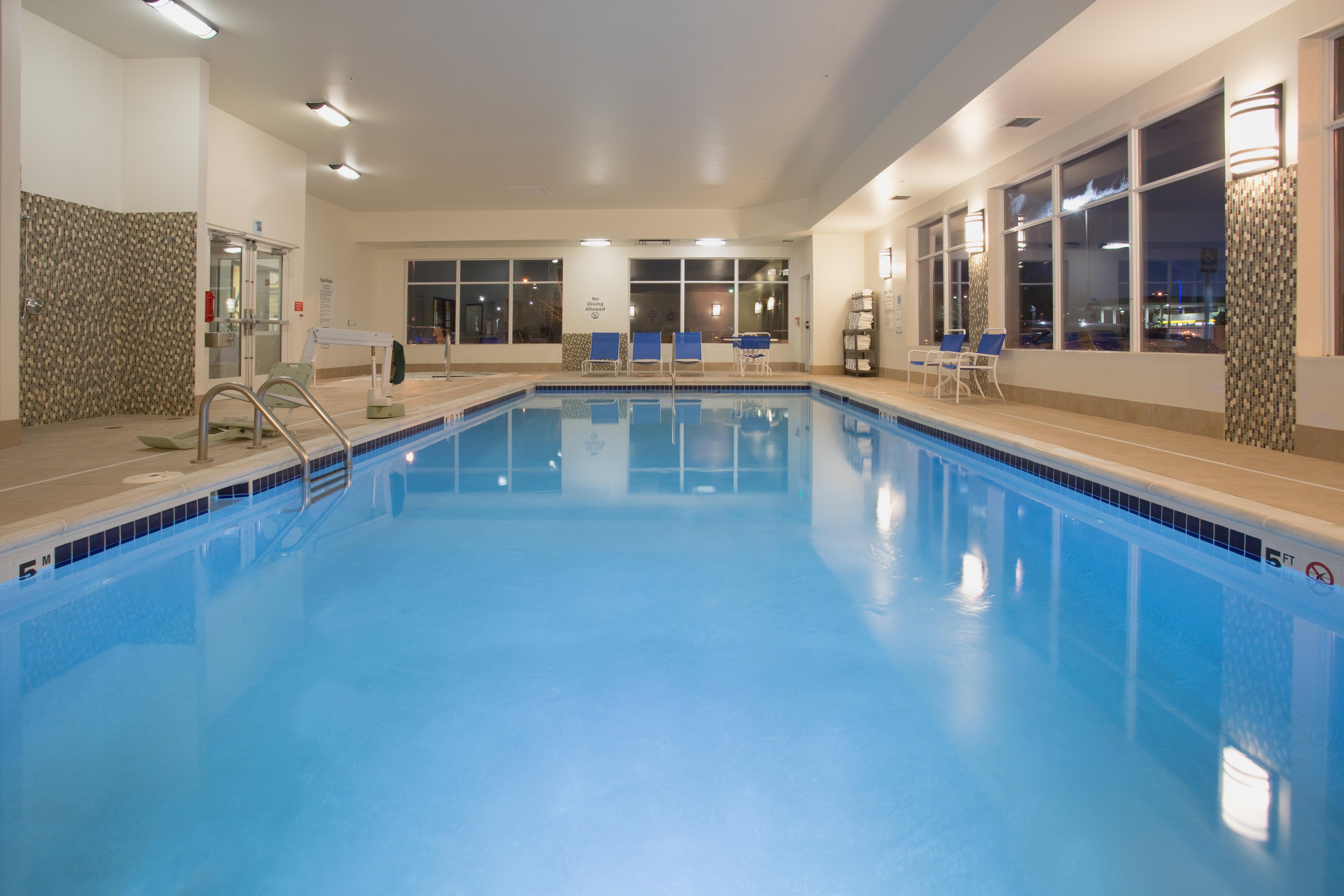 Holiday Inn Express & Suites Denver North - Thornton By Ihg Εξωτερικό φωτογραφία