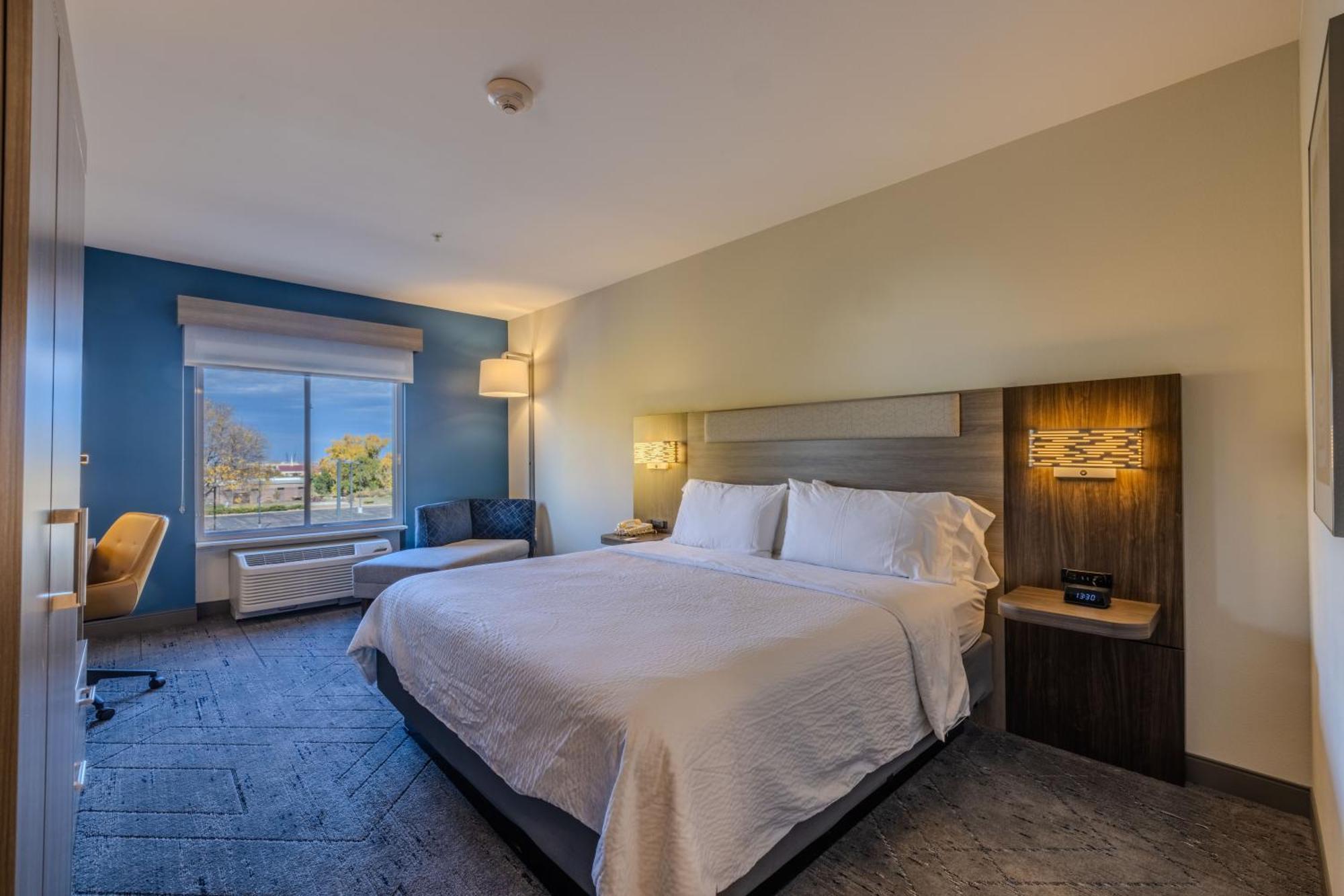Holiday Inn Express & Suites Denver North - Thornton By Ihg Εξωτερικό φωτογραφία